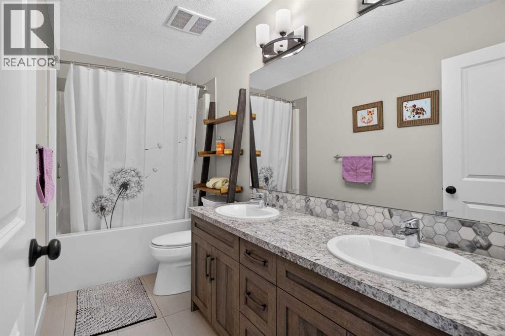 325 Bayside Crescent SW, Airdrie, Alberta  T4B 4H1 - Photo 25 - A2331421