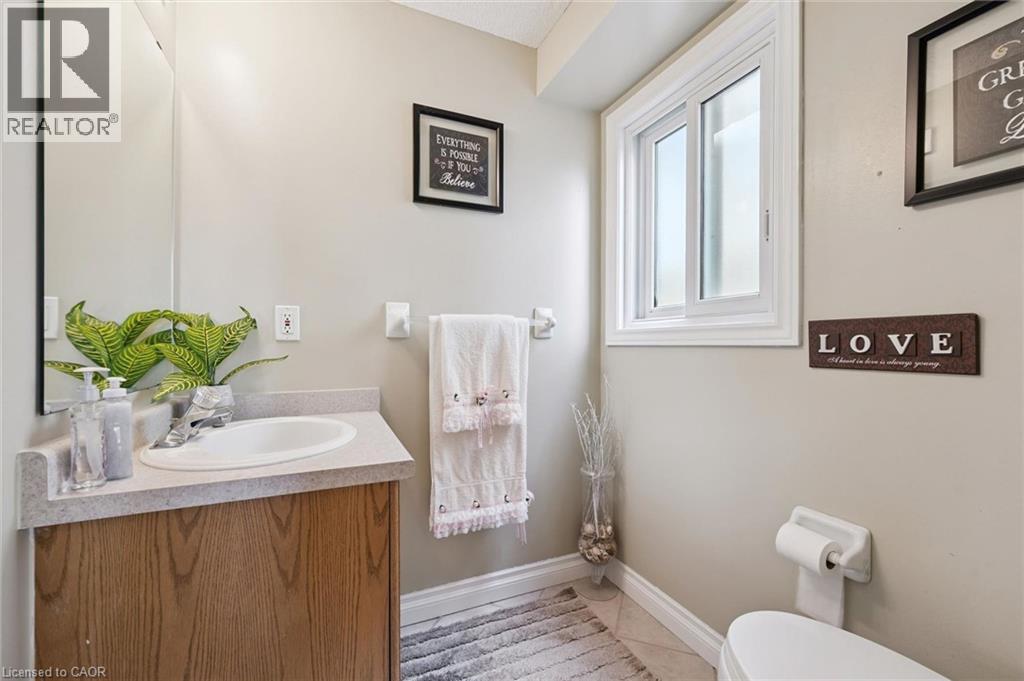 86 Bridlewreath Street, Kitchener, Ontario  N2E 3V6 - Photo 11 - 40853217