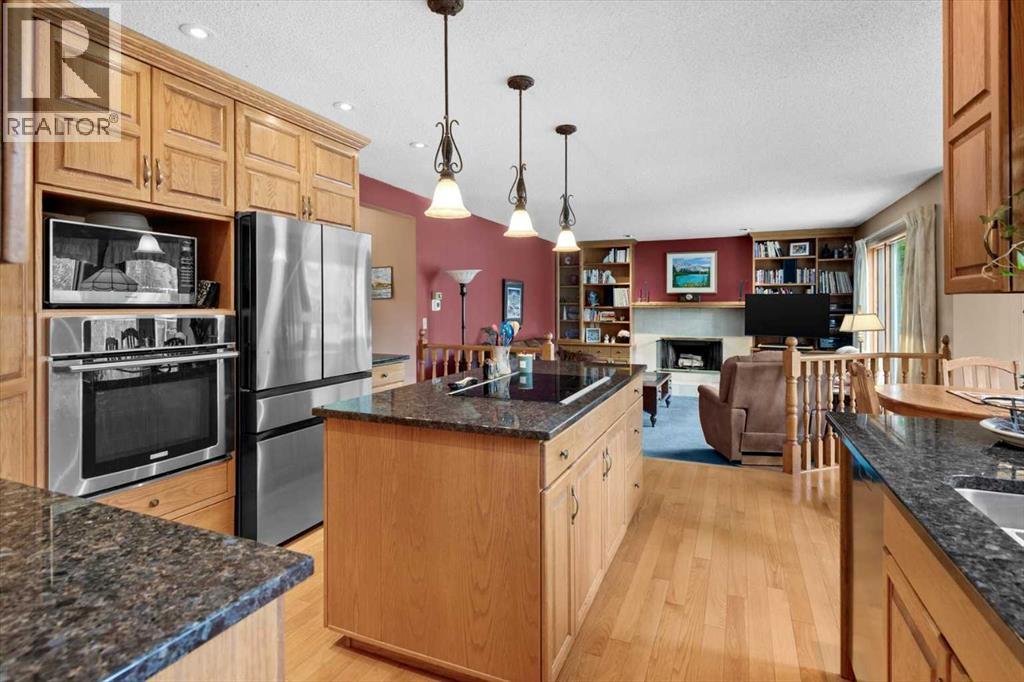40 Scenic Ridge Place NW, Calgary, Alberta  T3L 1V3 - Photo 10 - A2333498