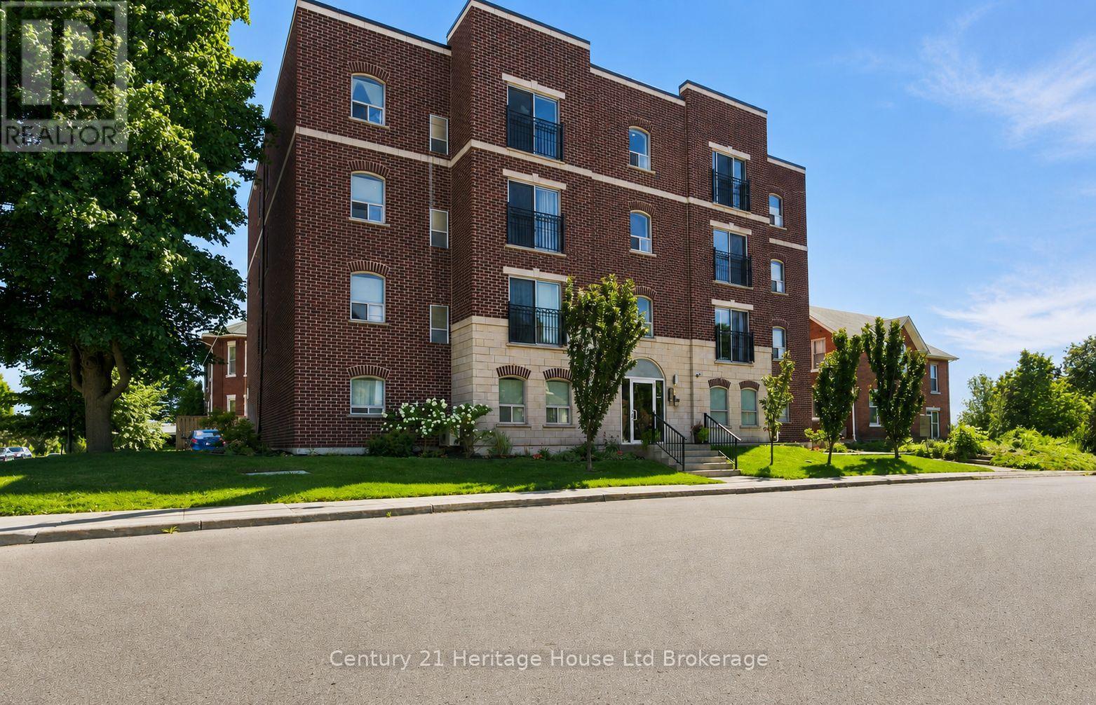 301 - 34 Brock Street, Woodstock, Ontario  N4S 3B5 - Photo 1 - X13639504