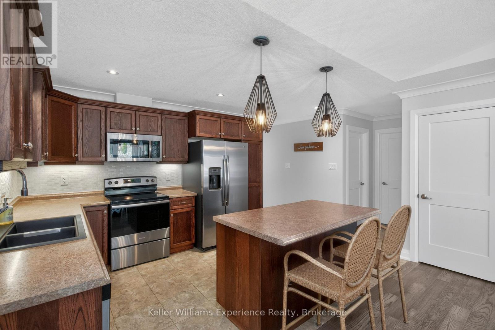 3 Chamberlain Crescent, Penetanguishene, Ontario  L9M 0A5 - Photo 10 - S13639660