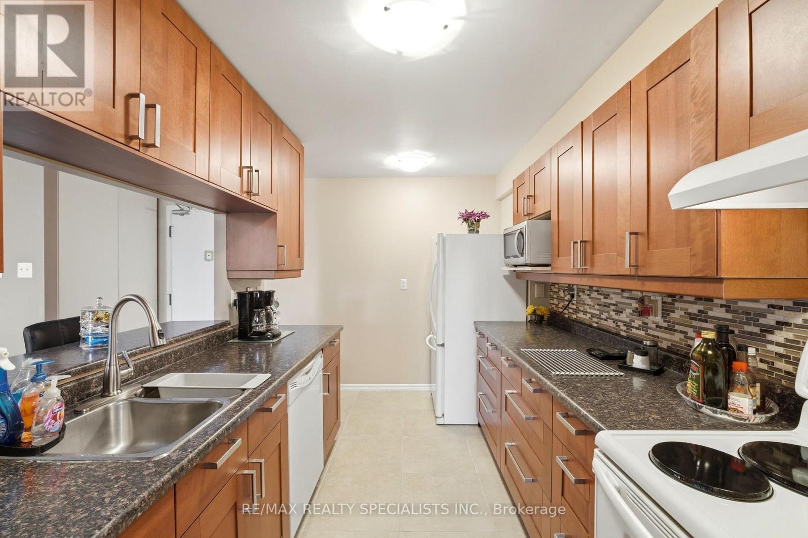 404 - 4205 Shipp Drive, Mississauga, Ontario  L4Z 2Y9 - Photo 3 - W13638358