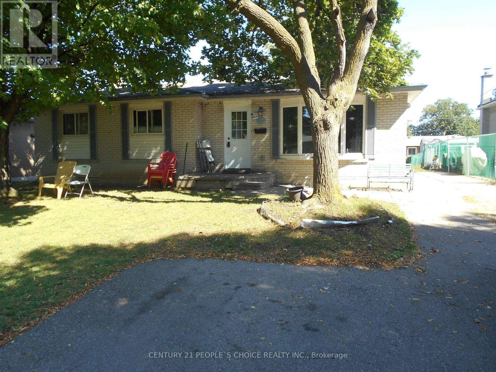 13 Brookdale Crescent, Brampton, Ontario  L6T 1M8 - Photo 3 - W13636924