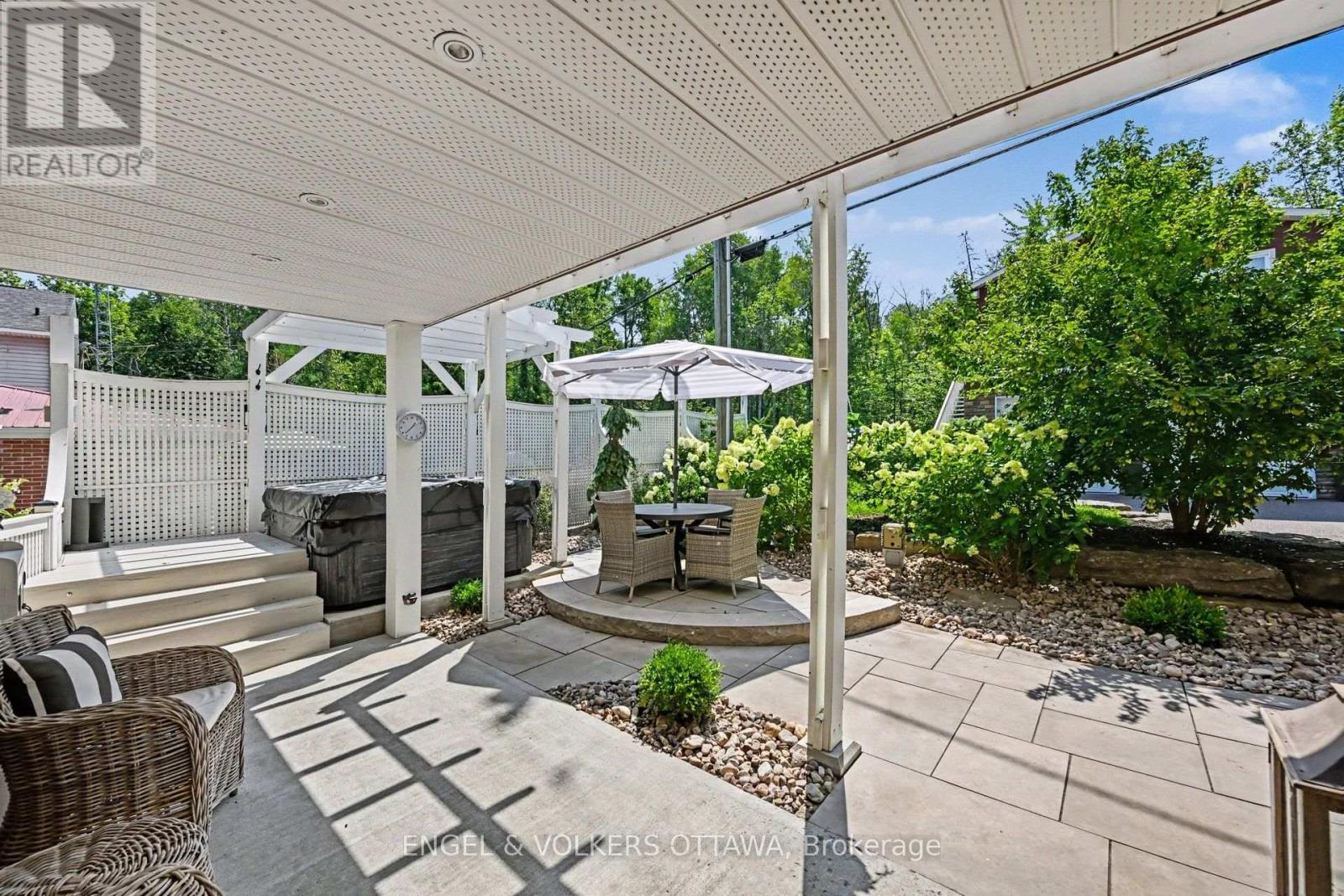 835 Archibald Street, Mcnab/braeside, Ontario  K0A 1G0 - Photo 32 - X13234018