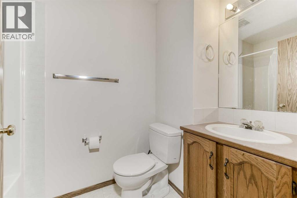 15 Harvest Glen Heights NE, Calgary, Alberta  T3K 4L3 - Photo 26 - A2334476