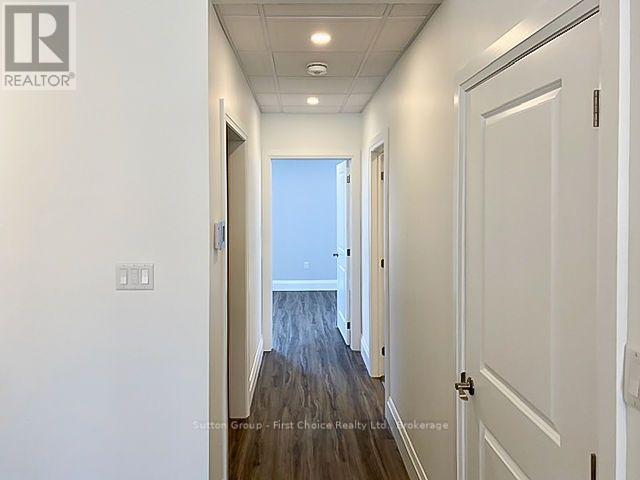 Upper - 41 Market Place, Stratford, Ontario  N5A 1A4 - Photo 16 - X13639500