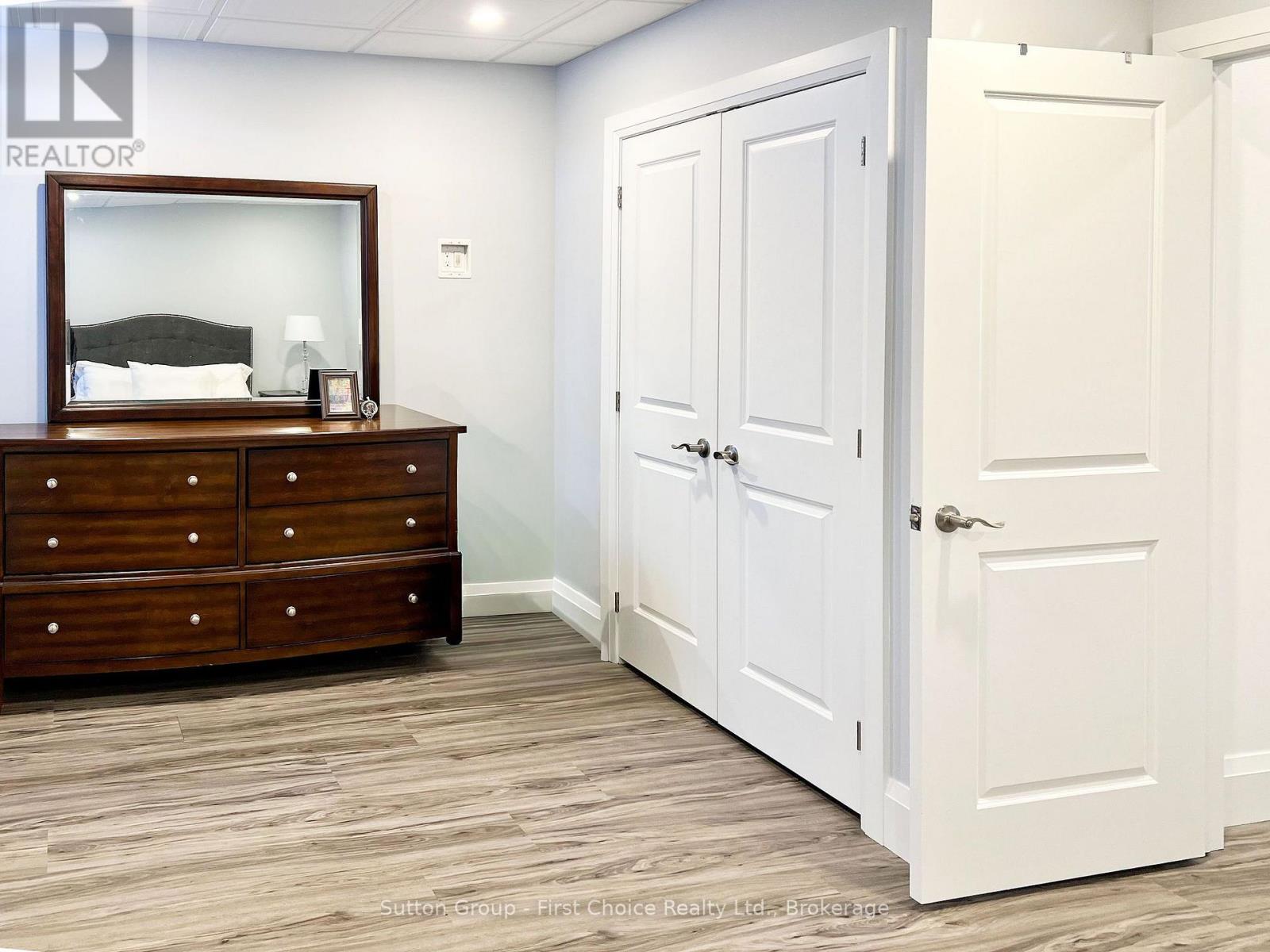 Upper - 41 Market Place, Stratford, Ontario  N5A 1A4 - Photo 20 - X13639500