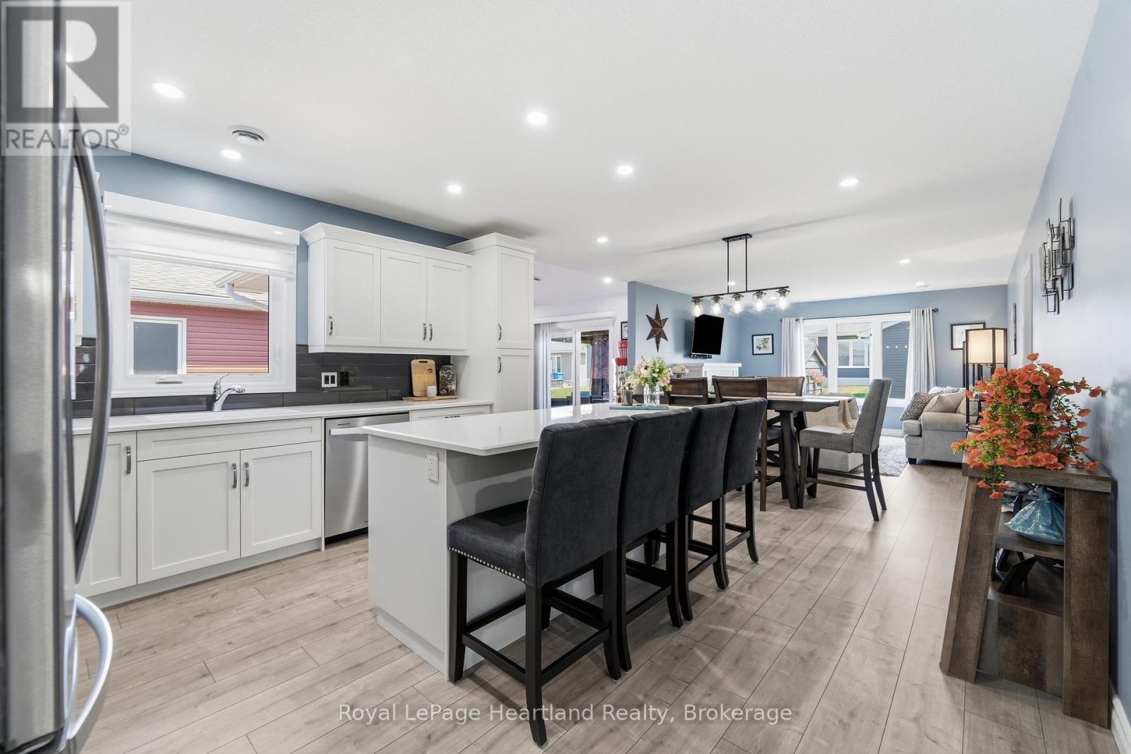 237 Lake Breeze Drive, Ashfield-Colborne-Wawanosh, Ontario  N7A 0C6 - Photo 4 - X13639648