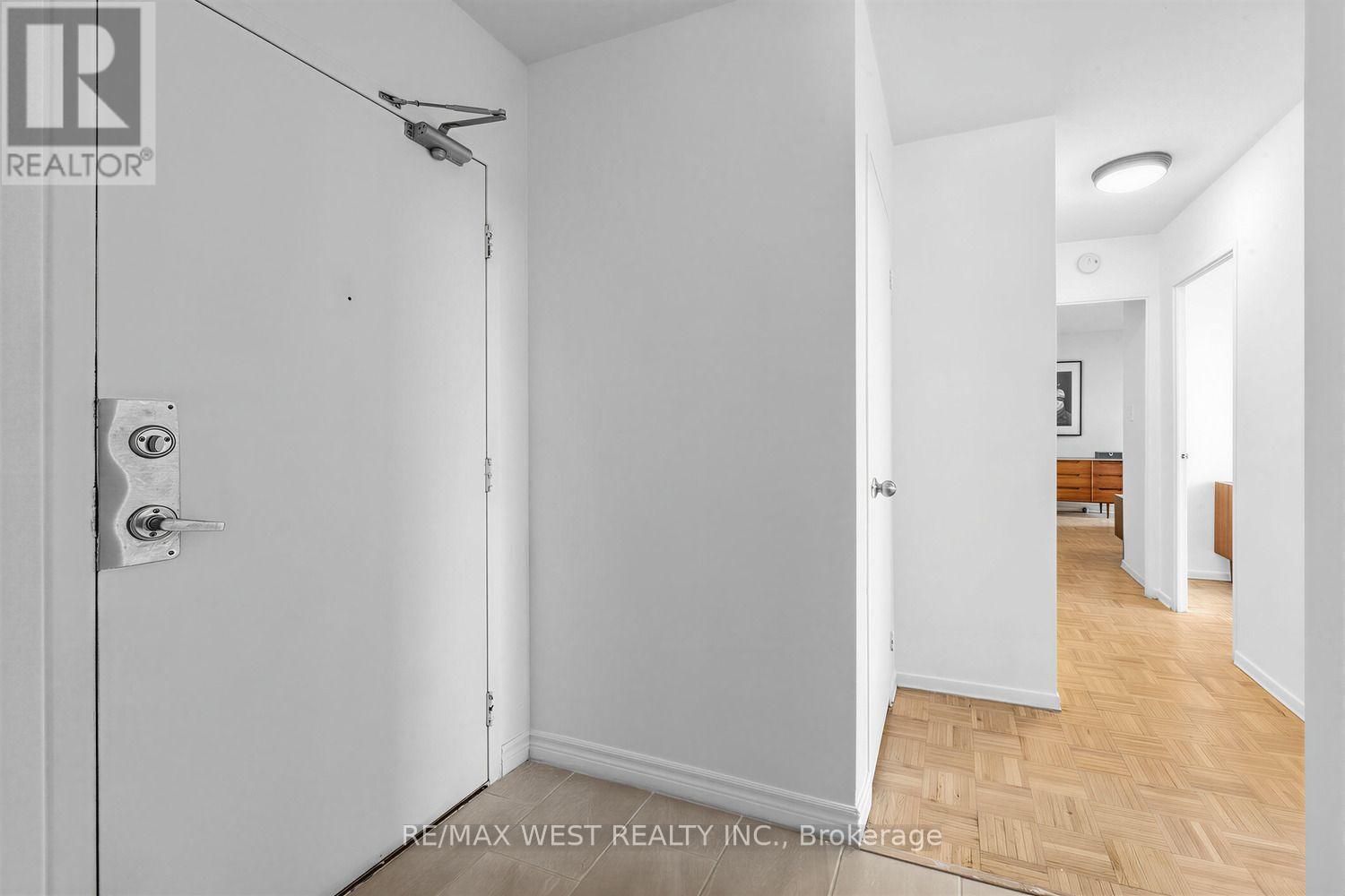 805 - 60 Pavane Linkway, Toronto, Ontario  M3C 1A1 - Photo 14 - C13639568