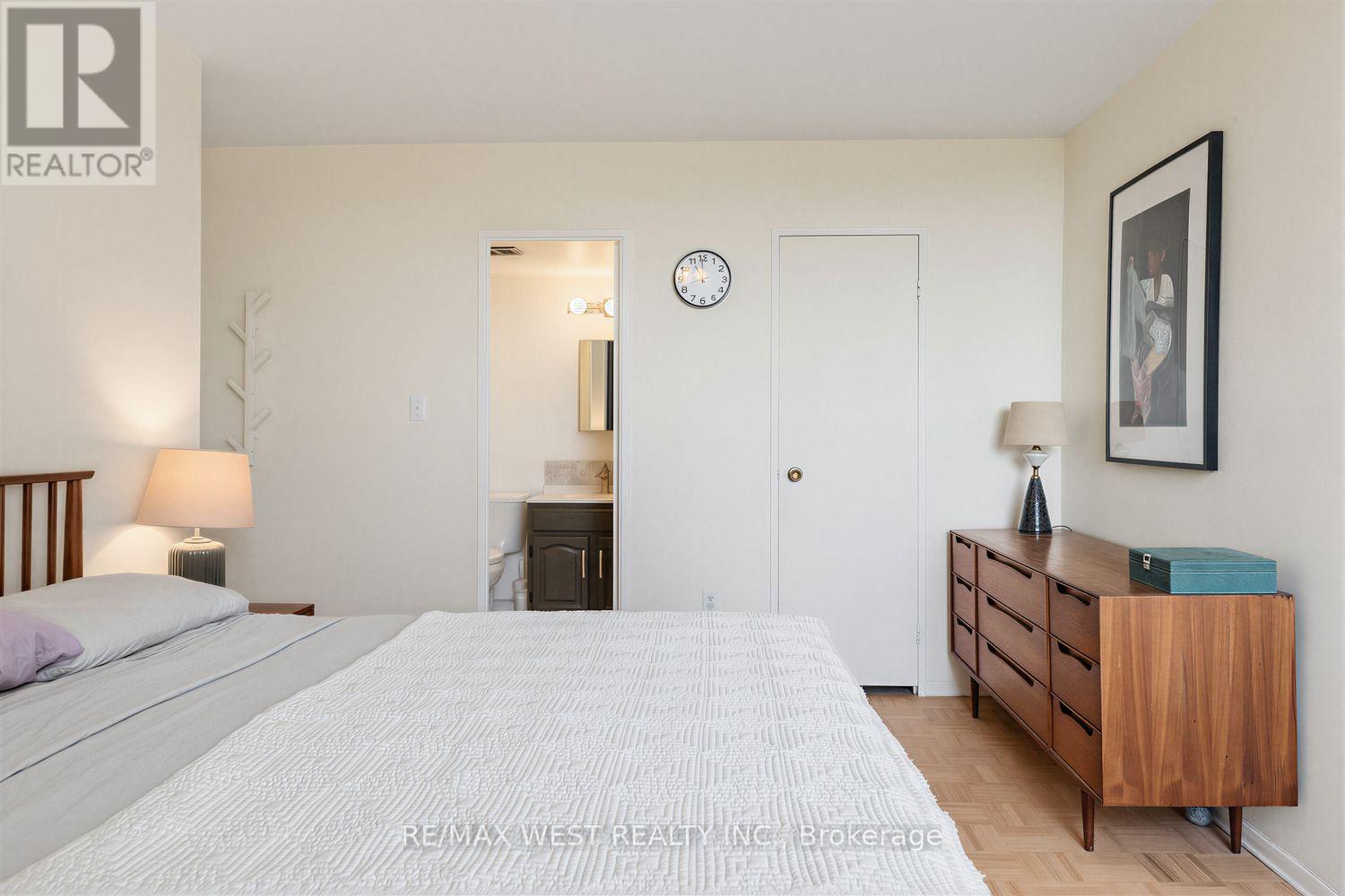 805 - 60 Pavane Linkway, Toronto, Ontario  M3C 1A1 - Photo 16 - C13639568