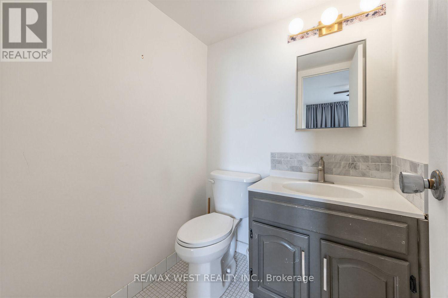 805 - 60 Pavane Linkway, Toronto, Ontario  M3C 1A1 - Photo 17 - C13639568
