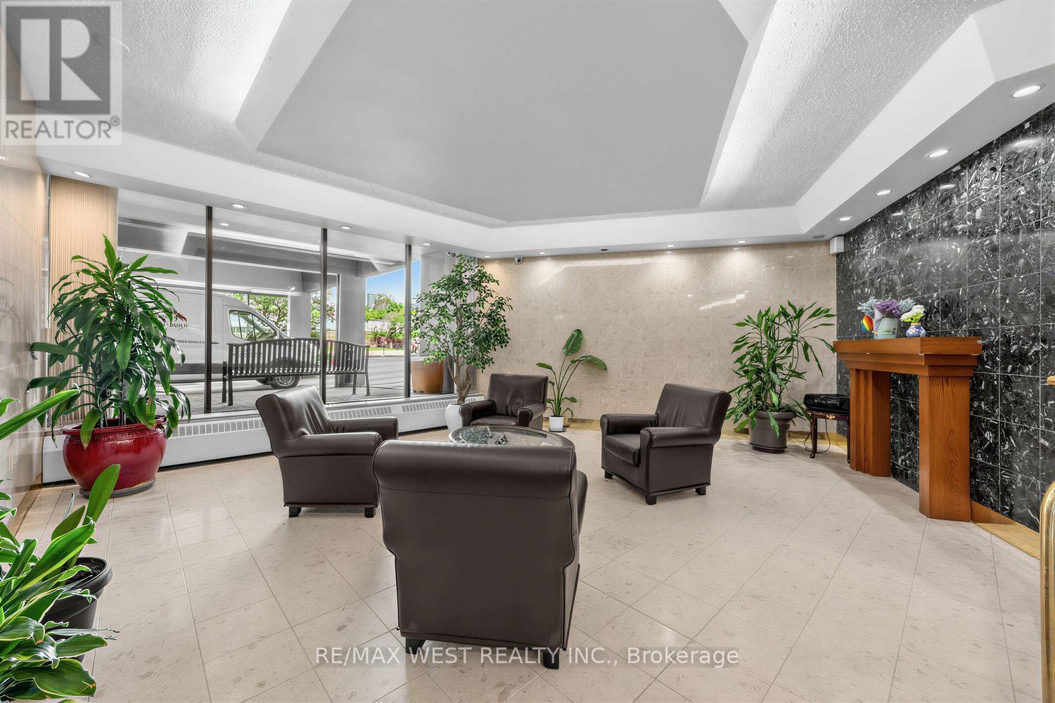805 - 60 Pavane Linkway, Toronto, Ontario  M3C 1A1 - Photo 2 - C13639568