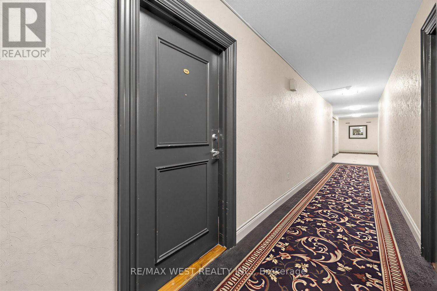 805 - 60 Pavane Linkway, Toronto, Ontario  M3C 1A1 - Photo 3 - C13639568