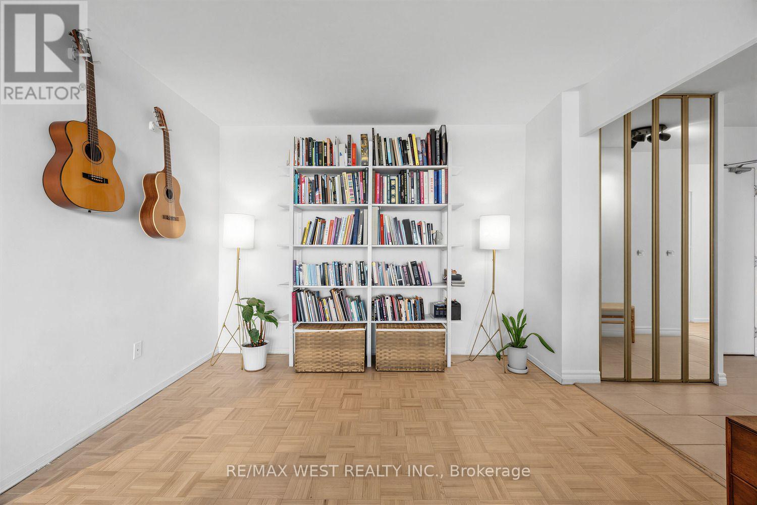 805 - 60 Pavane Linkway, Toronto, Ontario  M3C 1A1 - Photo 5 - C13639568