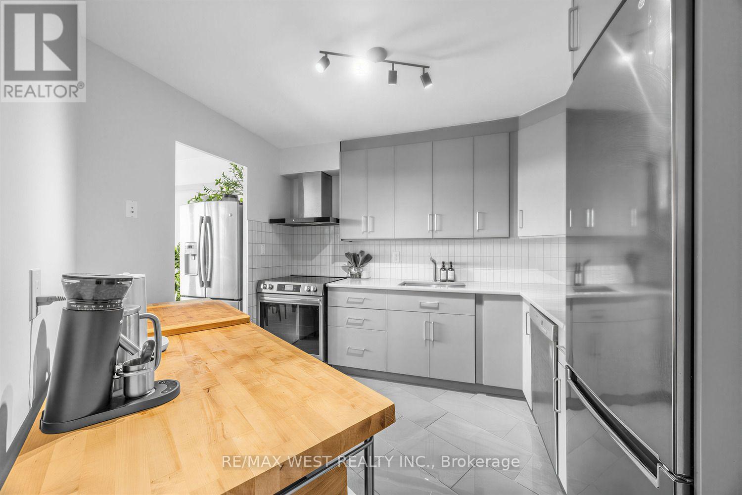 805 - 60 Pavane Linkway, Toronto, Ontario  M3C 1A1 - Photo 9 - C13639568