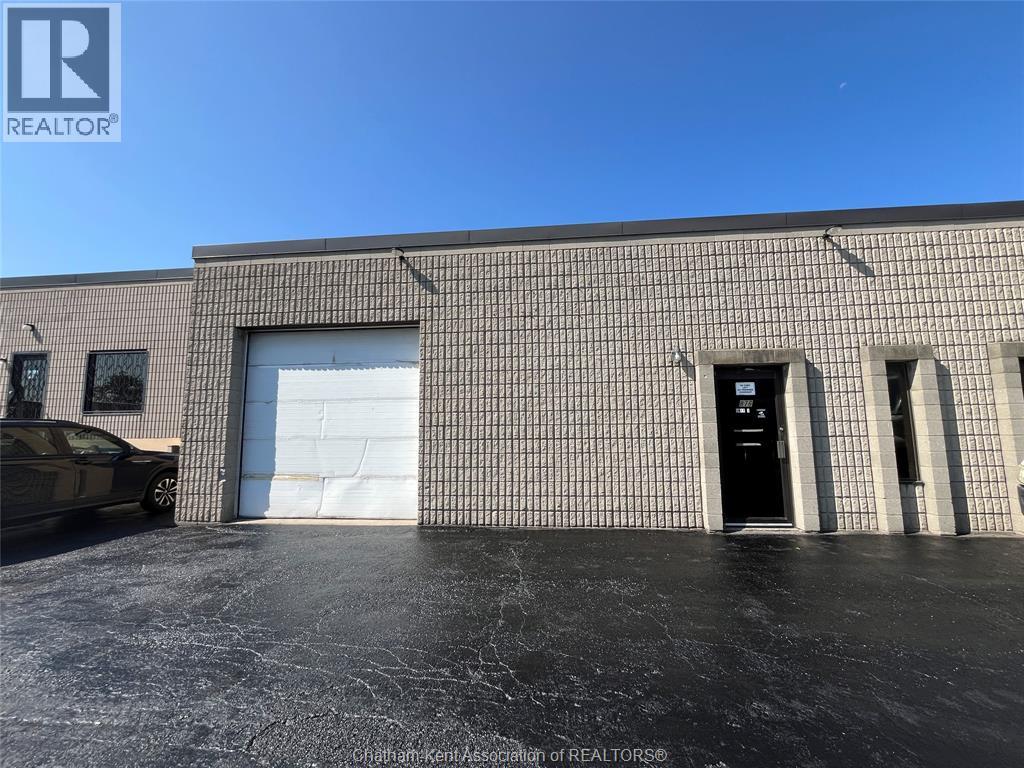 MLS# 26018915: 876 Richmond STREET Unit# 2, Chatham, Canada