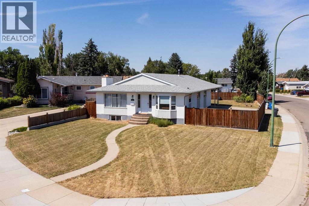 96 Oxford Road W, lethbridge, Alberta