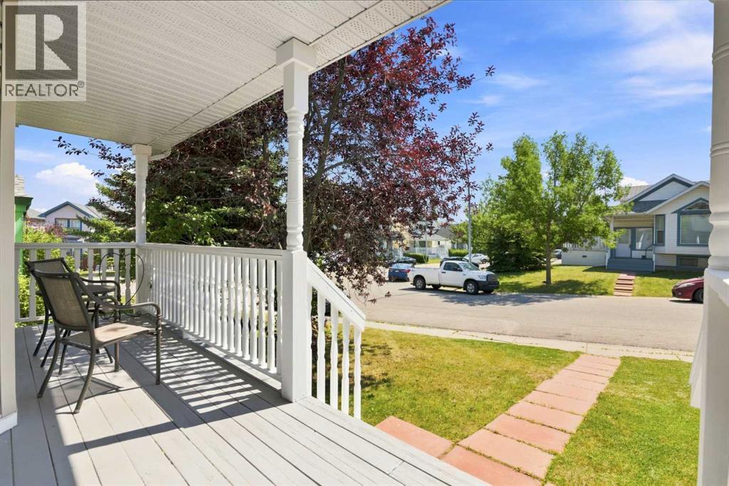 140 Hidden Point NW, Calgary, Alberta  T3A 5P5 - Photo 2 - A2333533