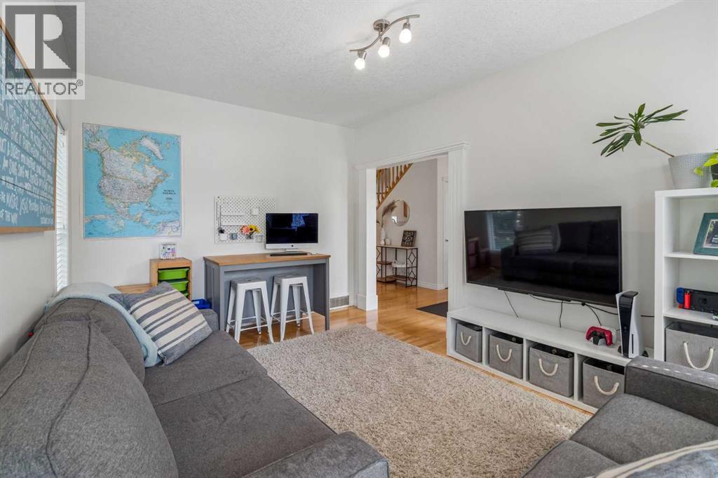 173 Prestwick Estate Way SE, Calgary, Alberta  T2Z 3Z2 - Photo 6 - A2334306