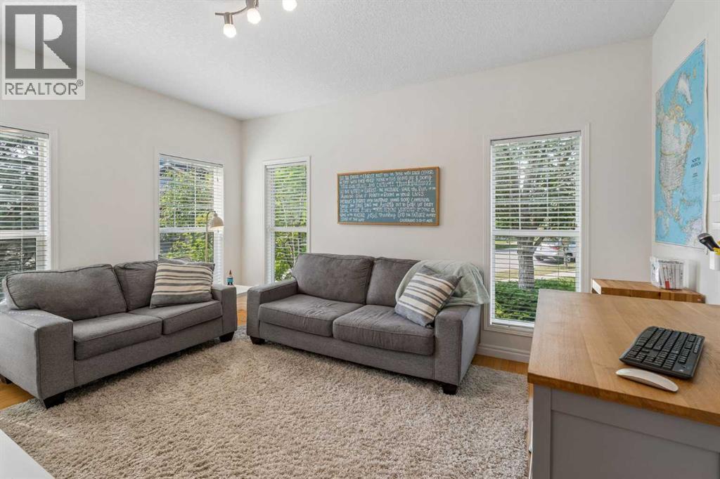 173 Prestwick Estate Way SE, Calgary, Alberta  T2Z 3Z2 - Photo 7 - A2334306