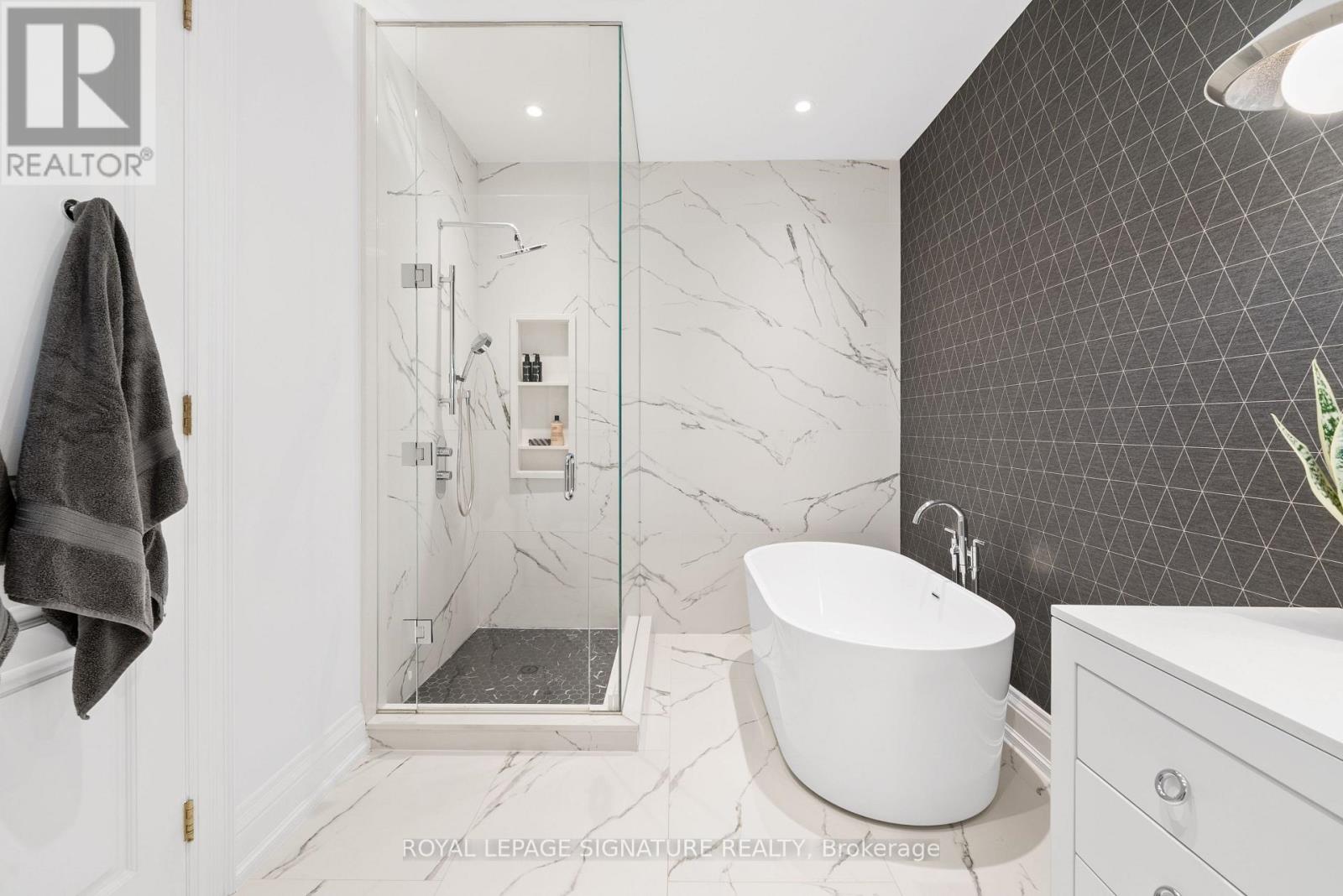 2 Spirea Court, Markham, Ontario  L3T 2W1 - Photo 33 - N13639578