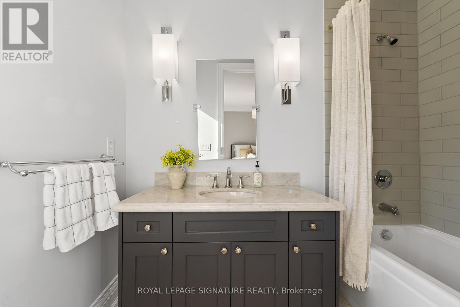 2 Spirea Court, Markham, Ontario  L3T 2W1 - Photo 35 - N13639578