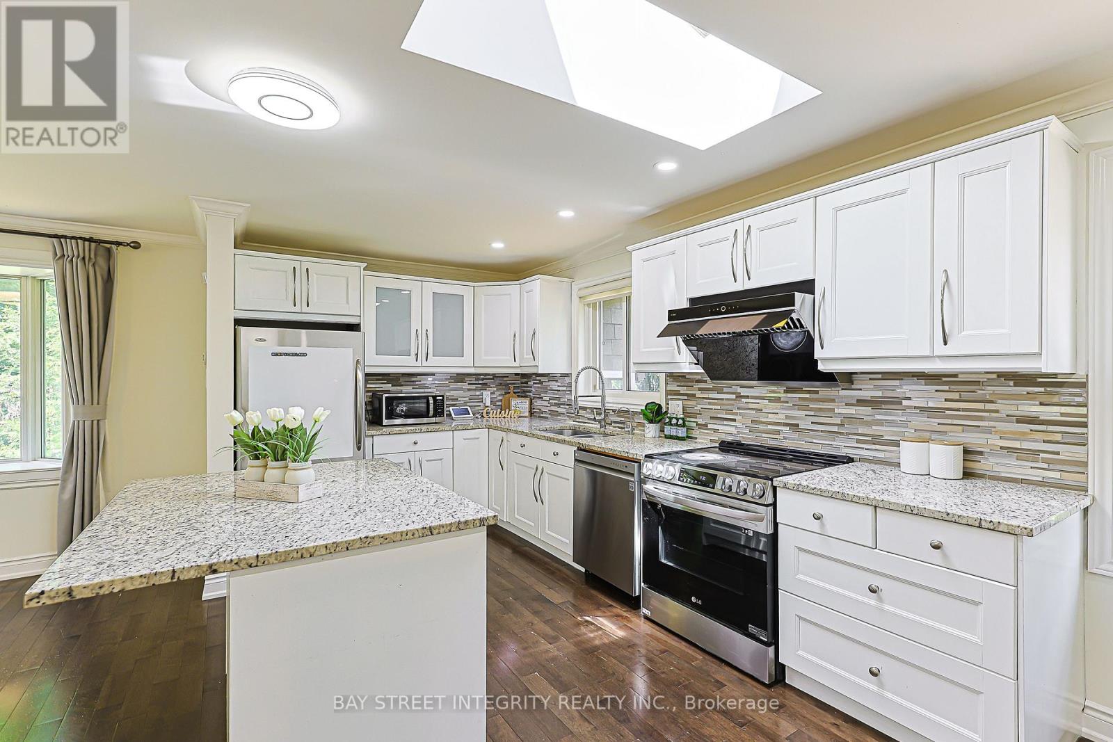 81 Dawn Hill Trail, Markham (Bayview Fairway-Bayview Country Club Estates), Ontario  L3T 3B4 - Photo 16 - N13639628