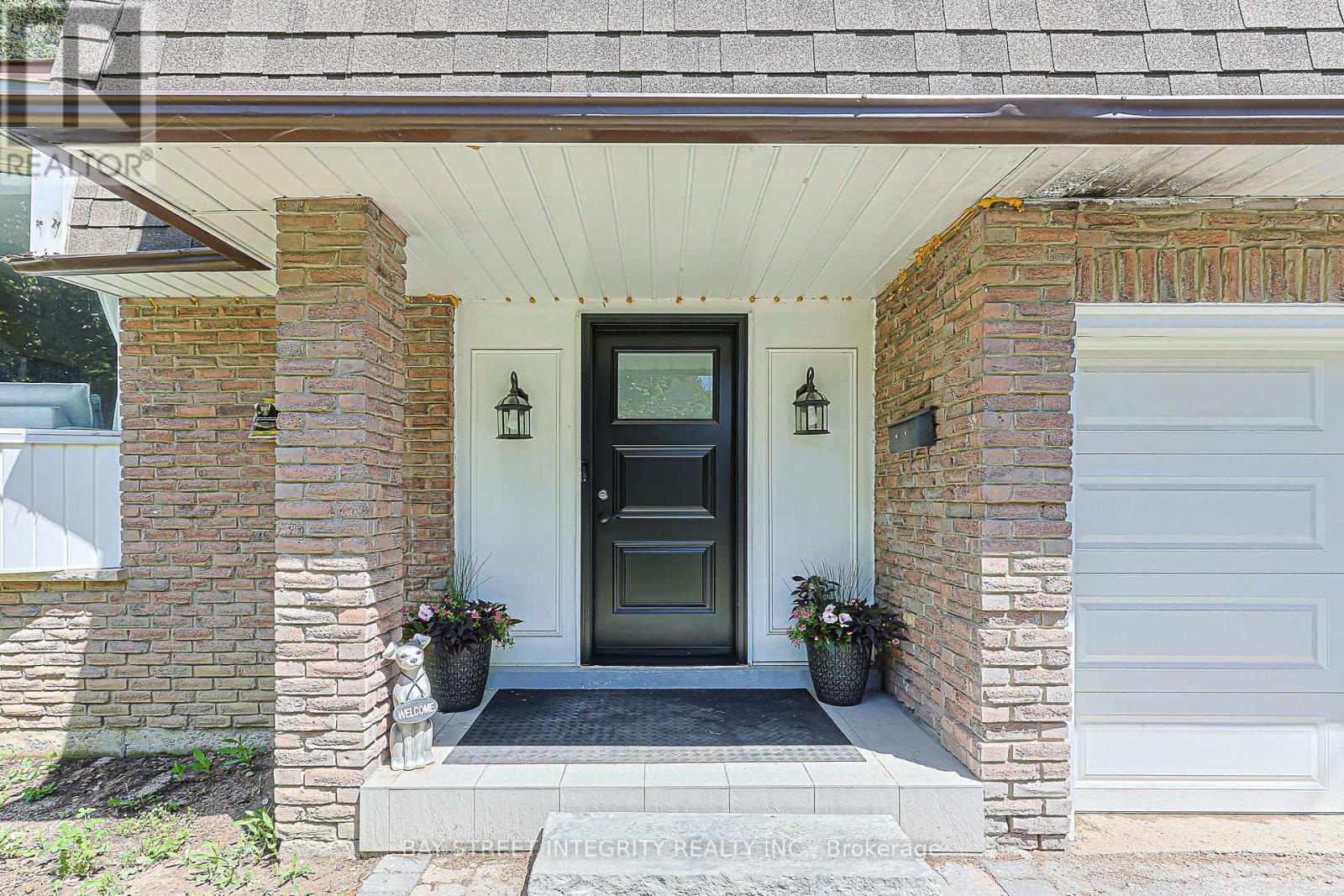 81 Dawn Hill Trail, Markham (Bayview Fairway-Bayview Country Club Estates), Ontario  L3T 3B4 - Photo 3 - N13639628