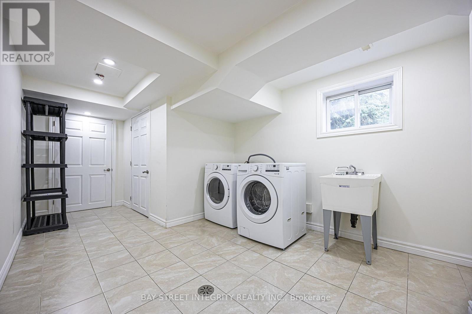 81 Dawn Hill Trail, Markham (Bayview Fairway-Bayview Country Club Estates), Ontario  L3T 3B4 - Photo 36 - N13639628