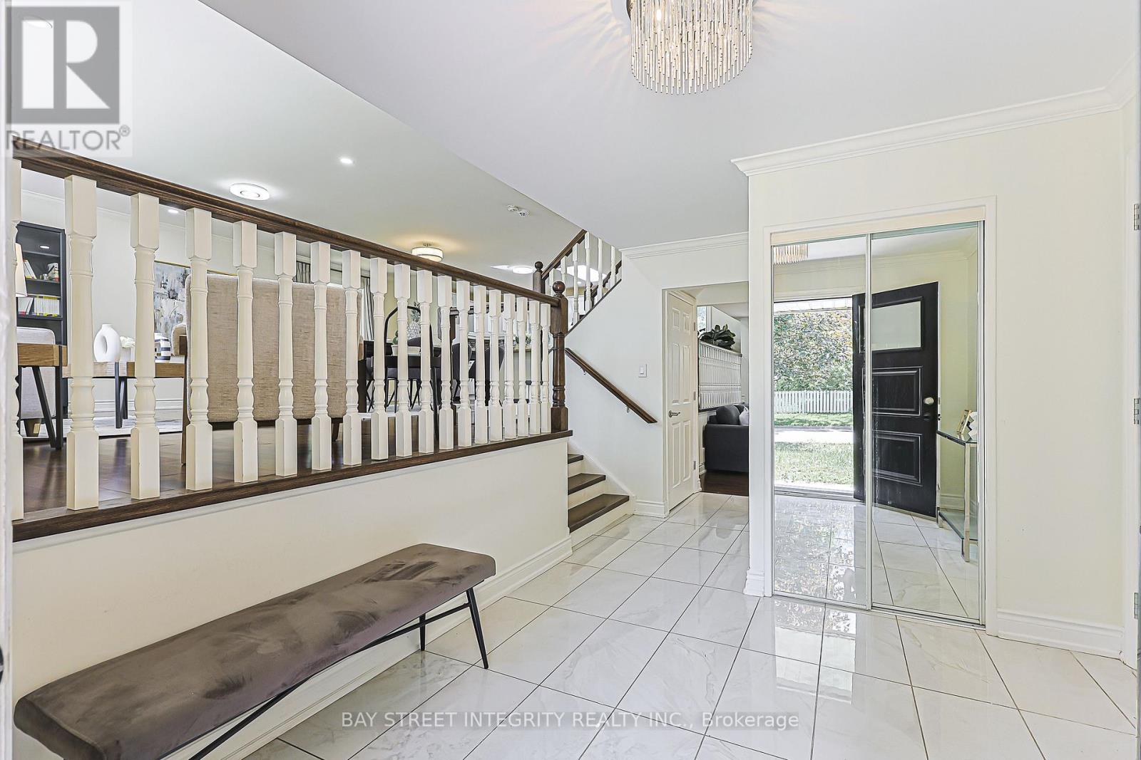 81 Dawn Hill Trail, Markham (Bayview Fairway-Bayview Country Club Estates), Ontario  L3T 3B4 - Photo 4 - N13639628