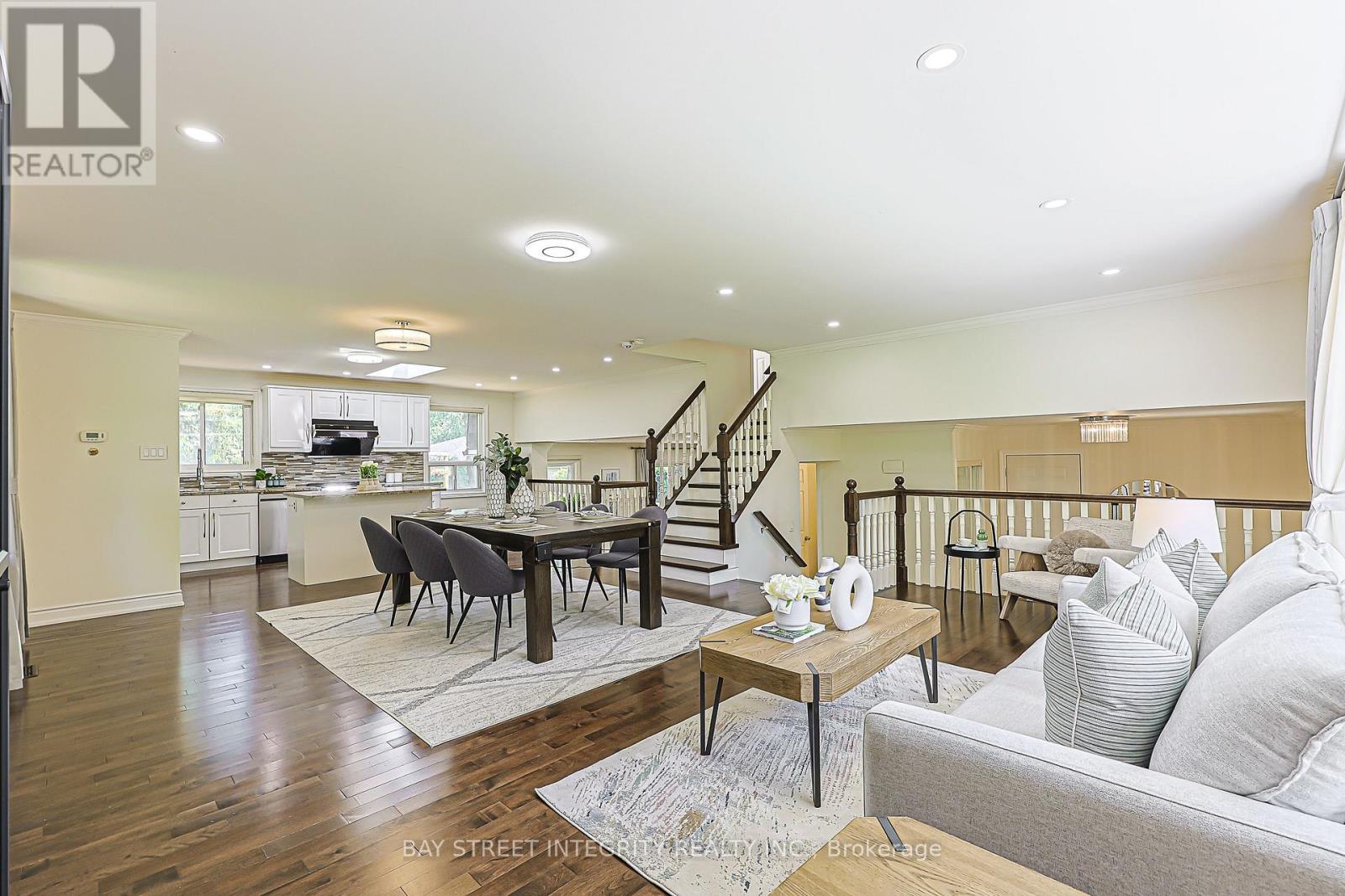 81 Dawn Hill Trail, Markham (Bayview Fairway-Bayview Country Club Estates), Ontario  L3T 3B4 - Photo 9 - N13639628