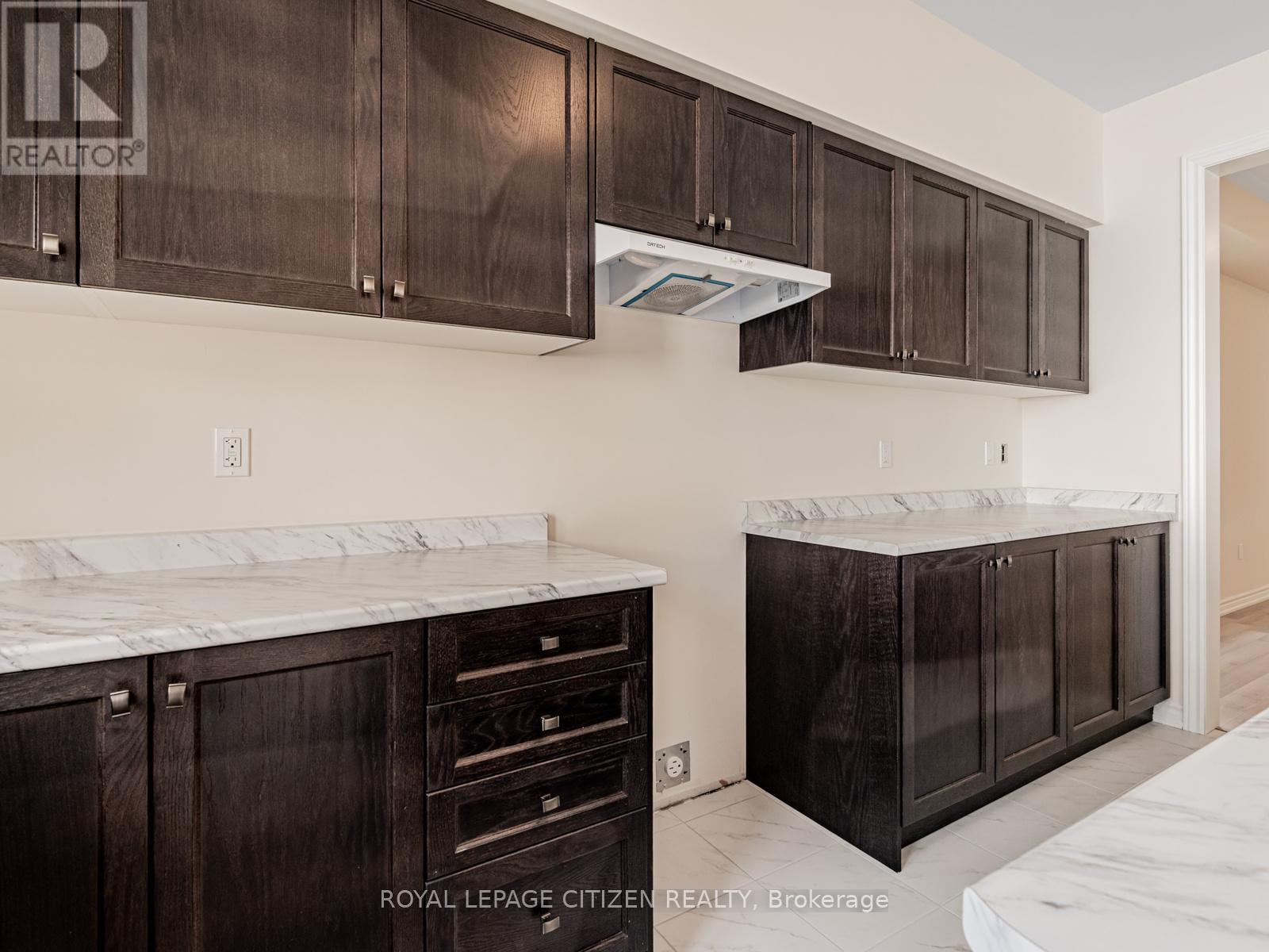 4 Heather Fullerton Road, Georgina, Ontario  L0E 1R0 - Photo 10 - N13639654