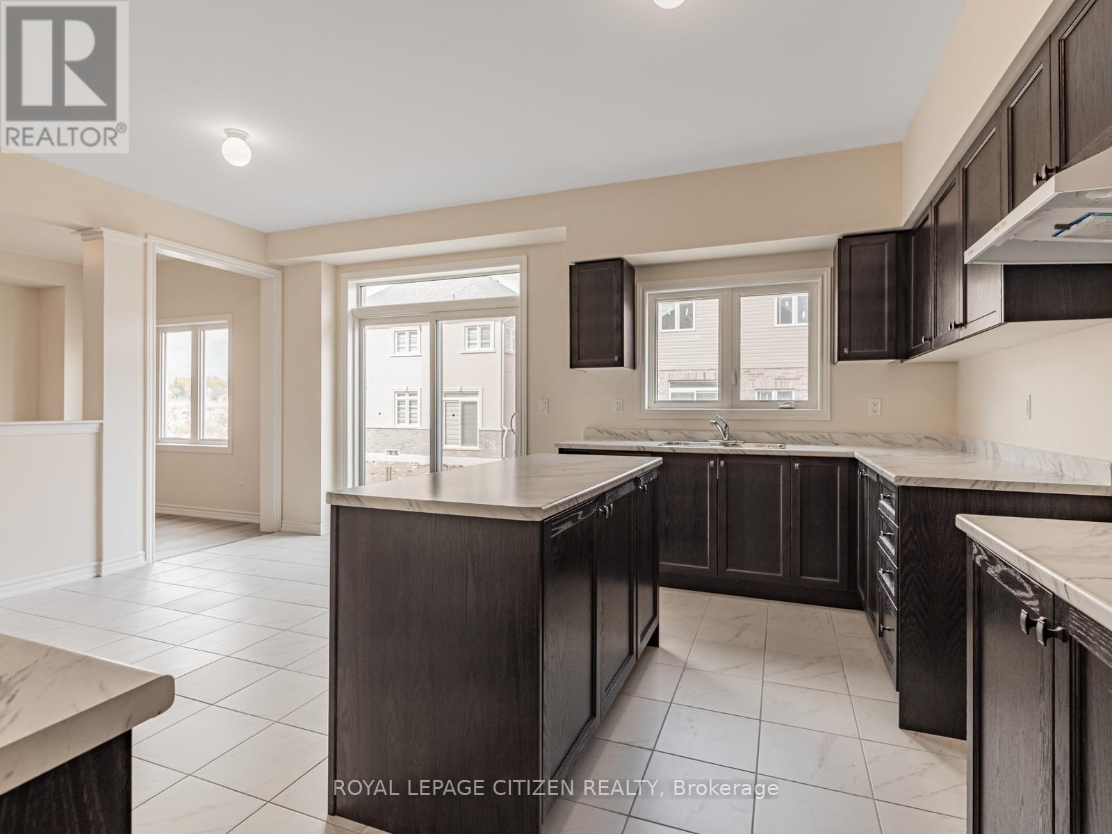 4 Heather Fullerton Road, Georgina, Ontario  L0E 1R0 - Photo 8 - N13639654