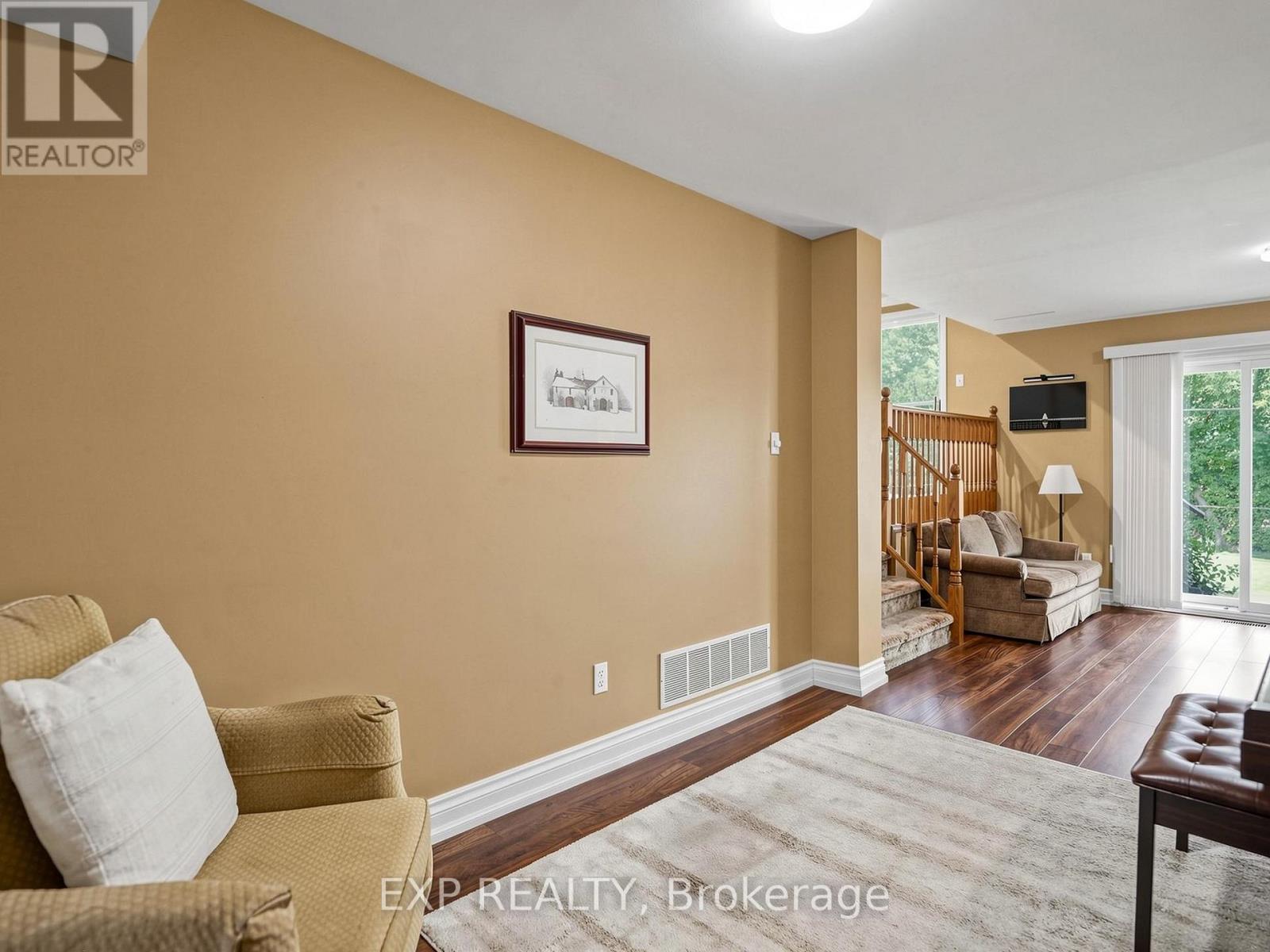 37 Brightbay Crescent, Markham, Ontario  L3T 1C2 - Photo 7 - N13639656