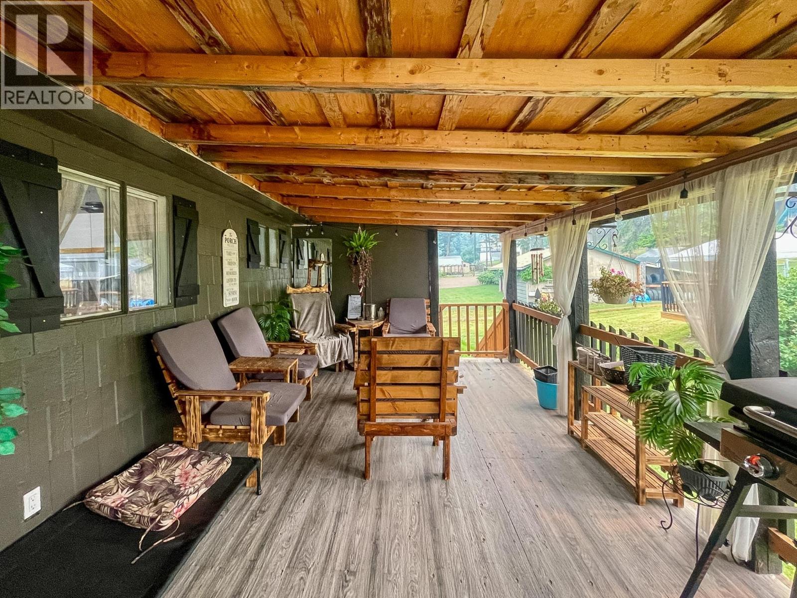 5418 Park Drive, 103 Mile House, British Columbia  V0K 2E1 - Photo 24 - R3152744