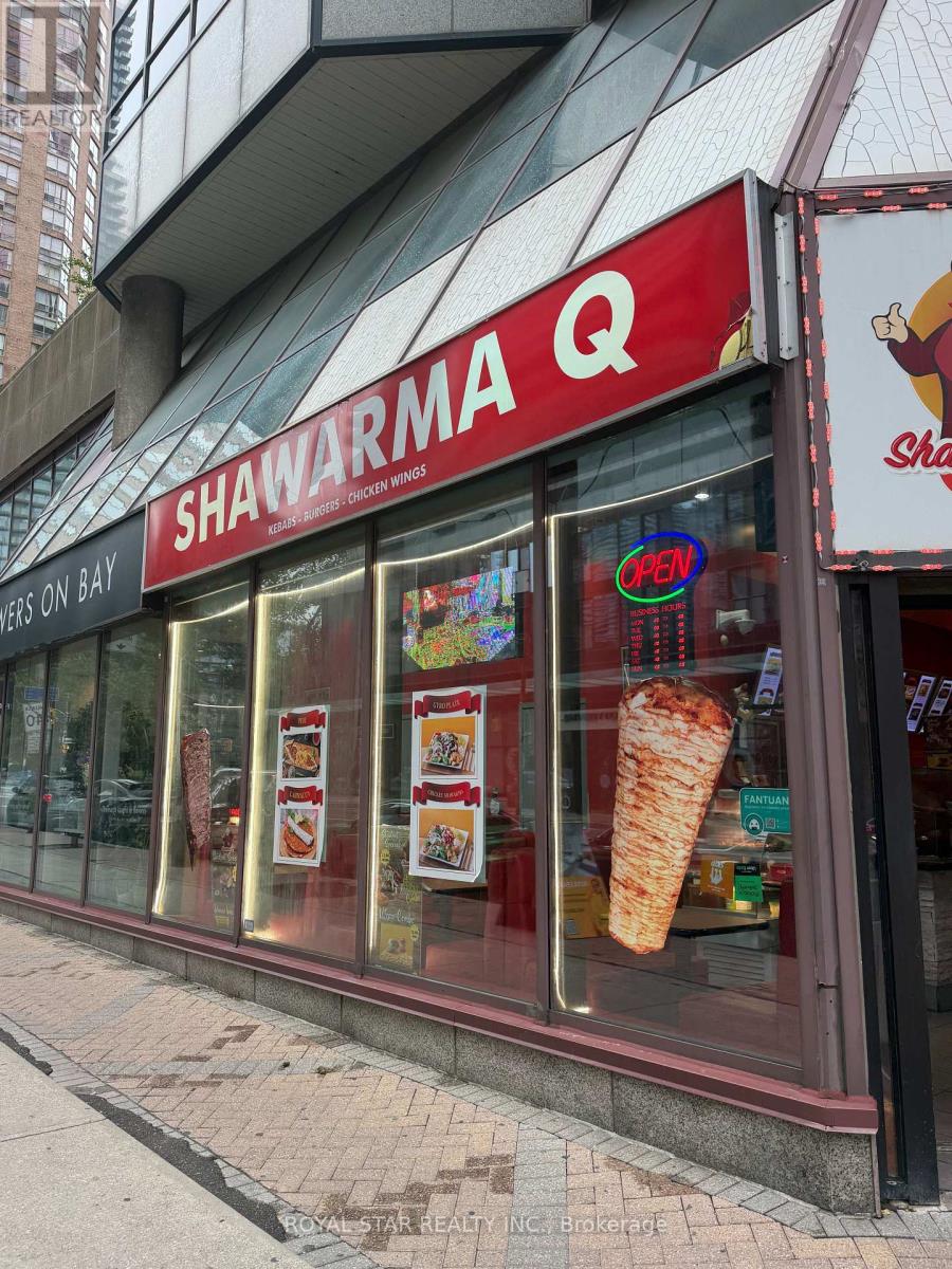987 Bay Street, Toronto, Ontario  M5S 3C4 - Photo 2 - C13638908