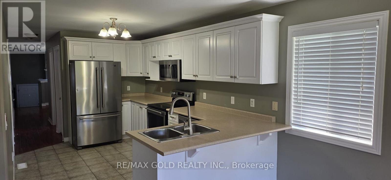 11 Rose Avenue, Welland, Ontario  L3C 2W8 - Photo 3 - X13566554