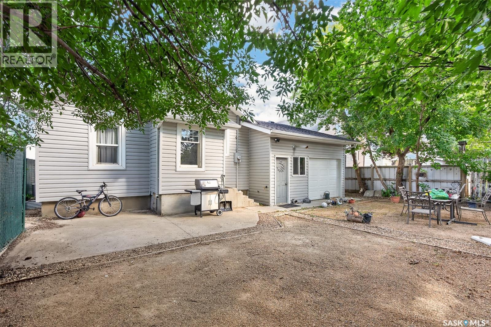 892 Elgin Avenue, Moose Jaw, Saskatchewan  S6H 4G7 - Photo 38 - SK044326