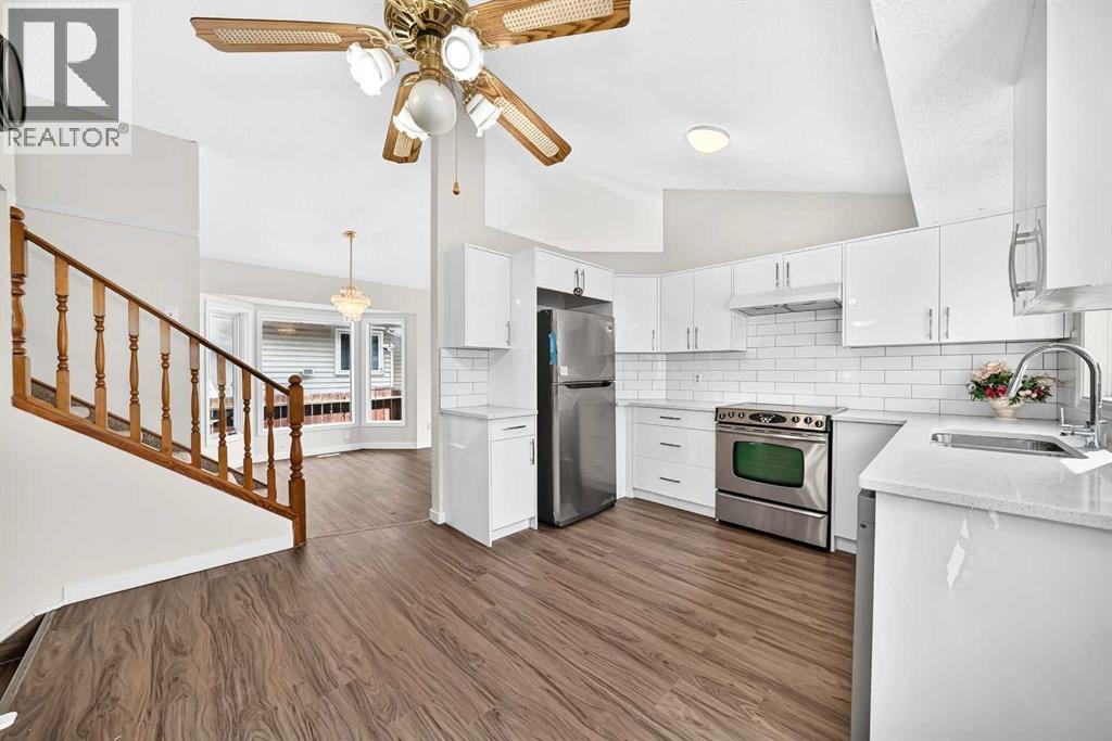 37 Martingrove Way NE, Calgary, Alberta  T3J 2T2 - Photo 2 - A2331882