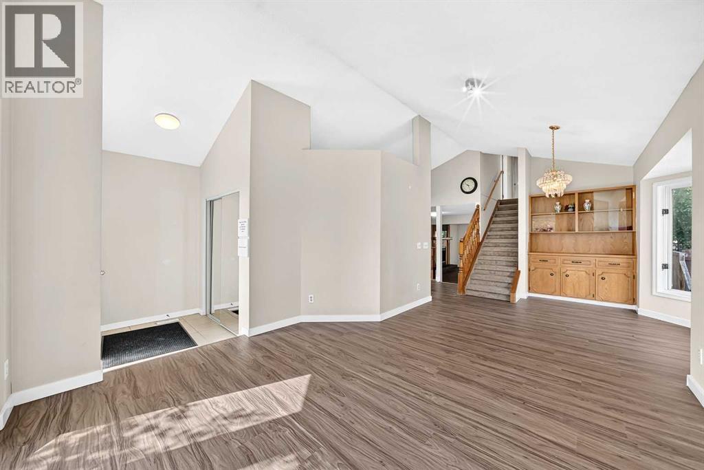 37 Martingrove Way NE, Calgary, Alberta  T3J 2T2 - Photo 10 - A2331882