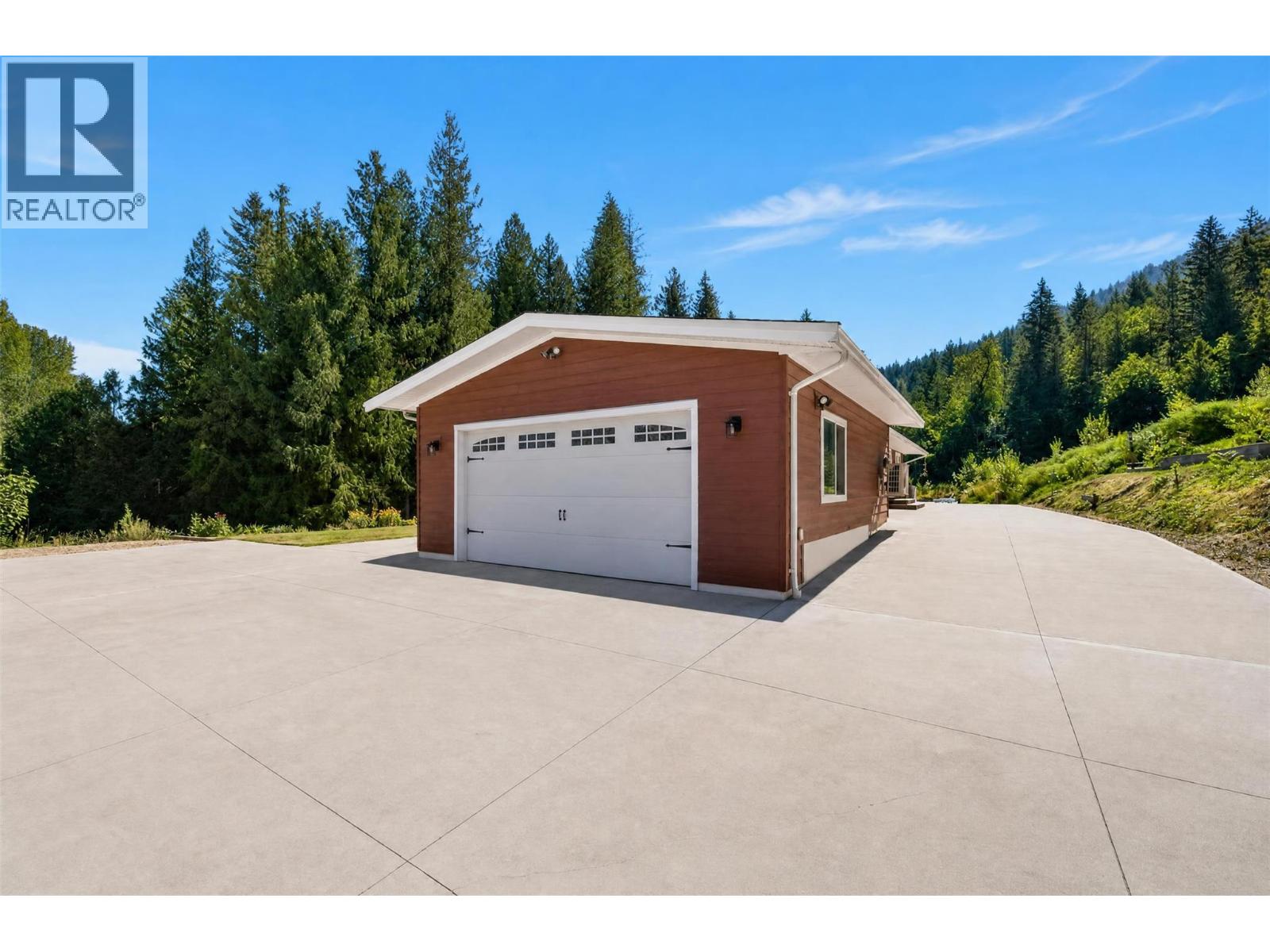 450 20 Avenue SW Salmon Arm Photo 36 450 20 Avenue SW Salmon Arm Photo 36
