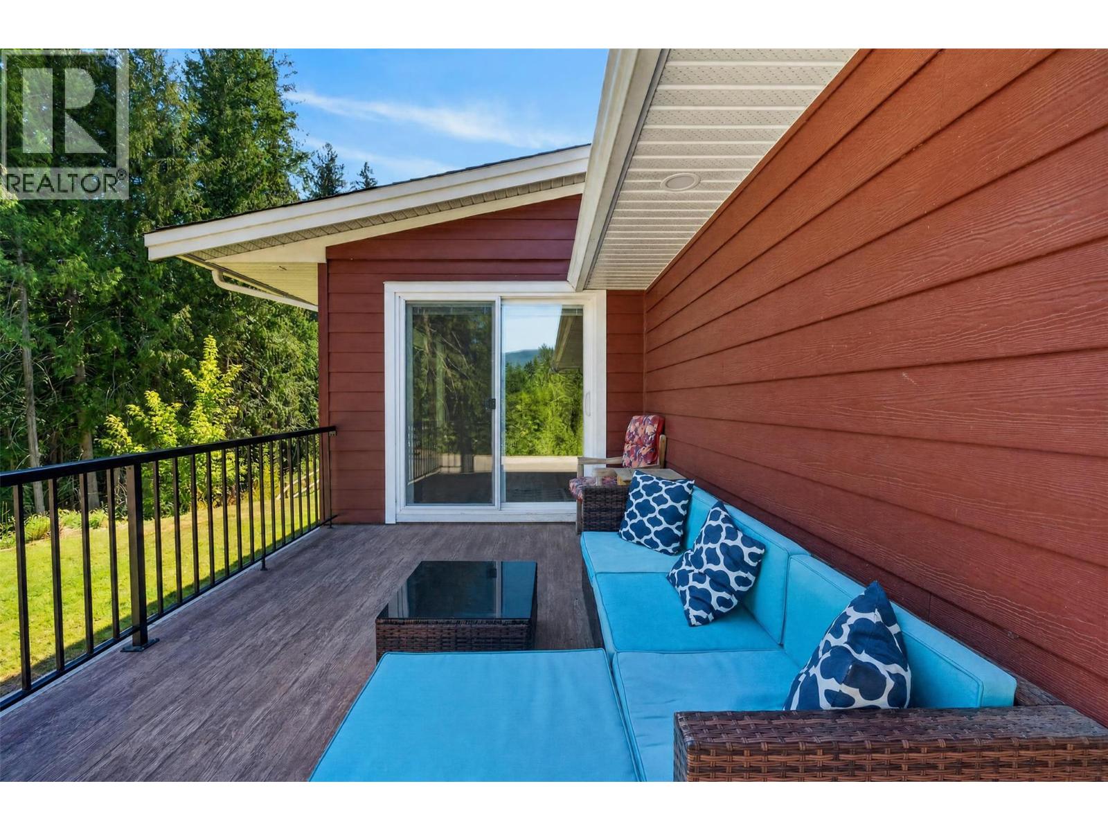 450 20 Avenue SW Salmon Arm Photo 38 450 20 Avenue SW Salmon Arm Photo 38