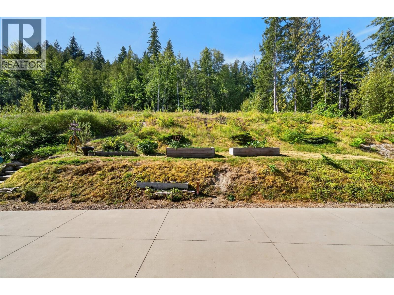 450 20 Avenue SW Salmon Arm Photo 47 450 20 Avenue SW Salmon Arm Photo 47