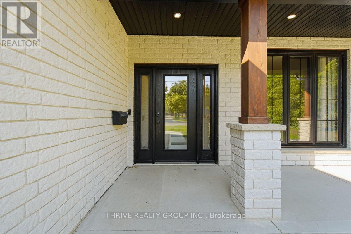 18 Mcnab Street, Strathroy-Caradoc, Ontario  N7G 2E9 - Photo 3 - X13639958