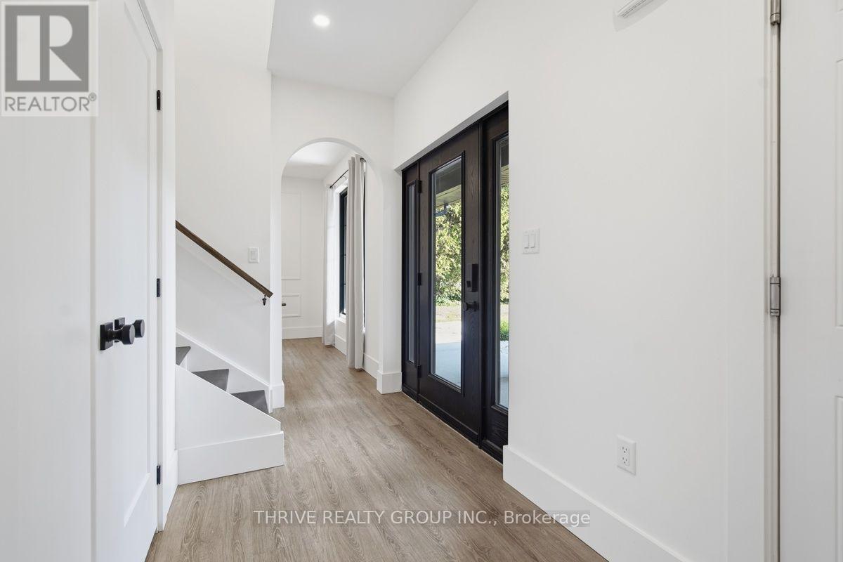 18 Mcnab Street, Strathroy-Caradoc, Ontario  N7G 2E9 - Photo 5 - X13639958