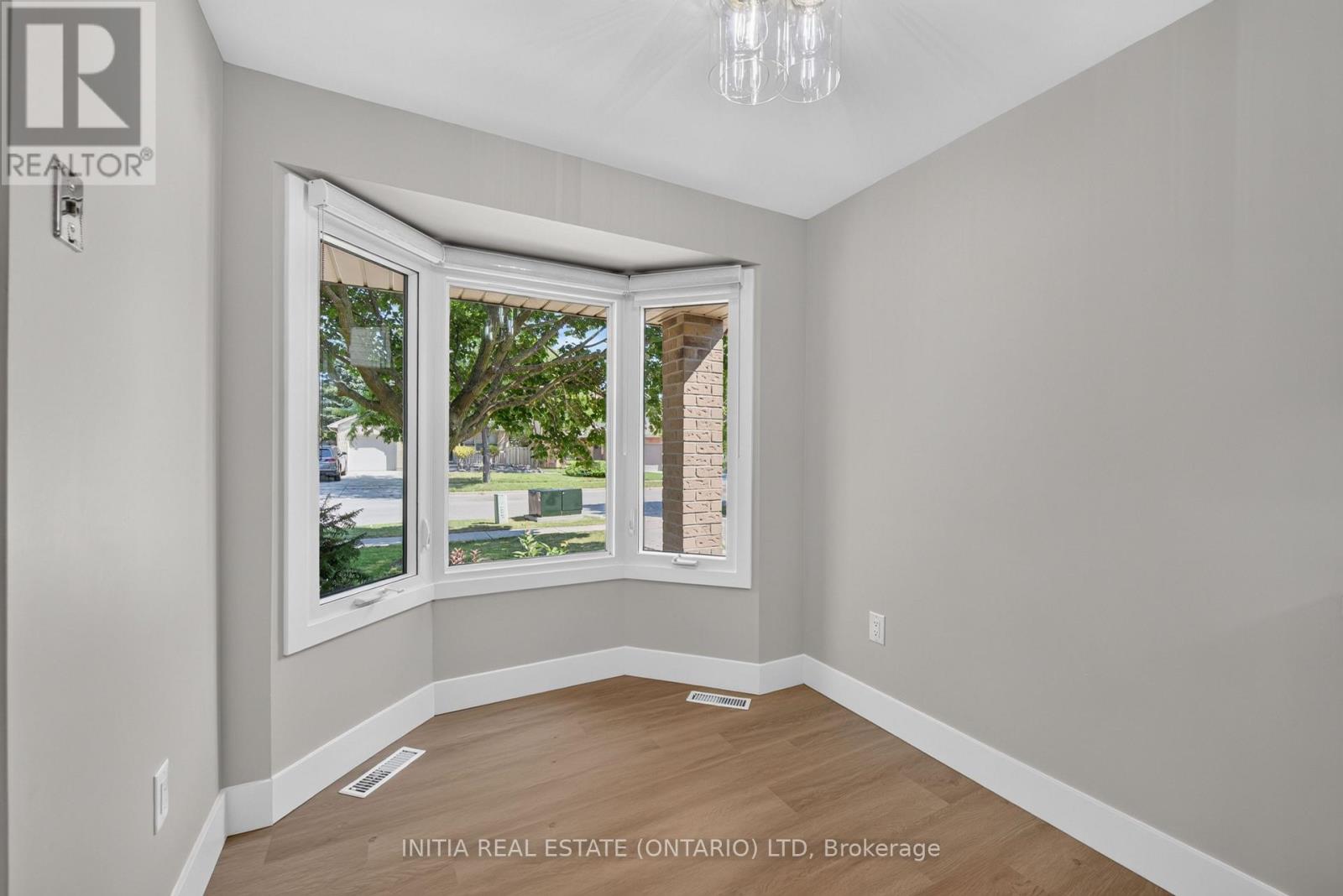1111 Aldersbrook Road, London North, Ontario  N6G 2X2 - Photo 8 - X13640036
