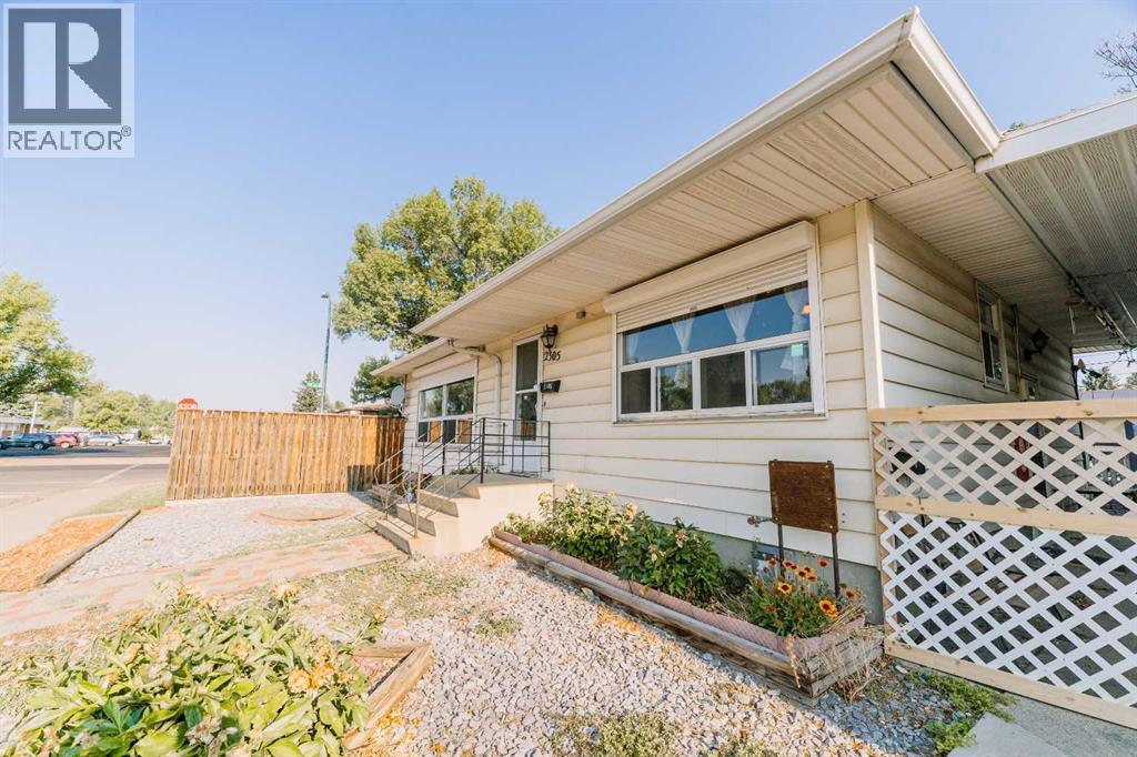 2305 7 Avenue N, Lethbridge, Alberta  T1H 0Z2 - Photo 3 - A2330294