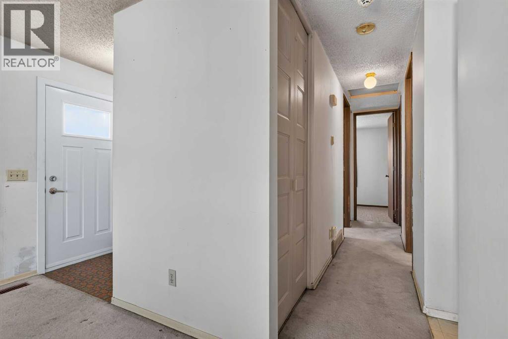 359 Maitland Crescent NE, Calgary, Alberta  T2A 5T6 - Photo 10 - A2324058
