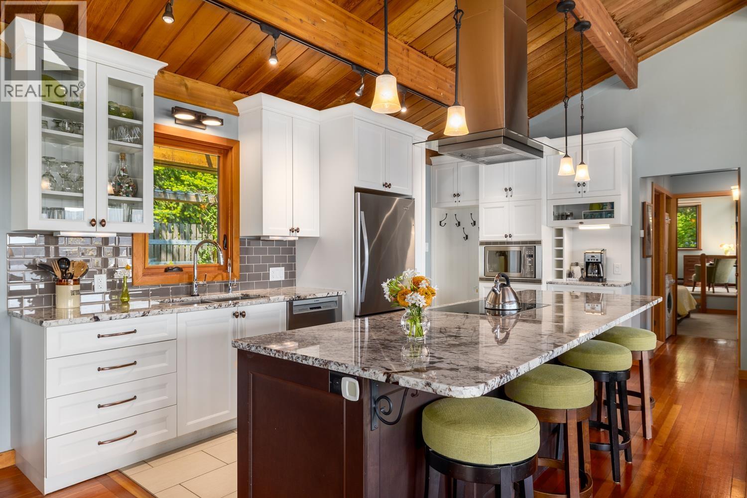 1475 Webb Road, Bowen Island, British Columbia  V0N 1G1 - Photo 10 - R3143656