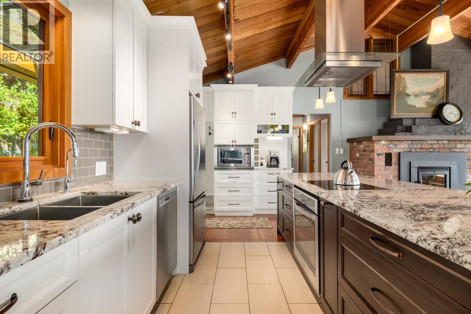 1475 Webb Road, Bowen Island, British Columbia  V0N 1G1 - Photo 11 - R3143656